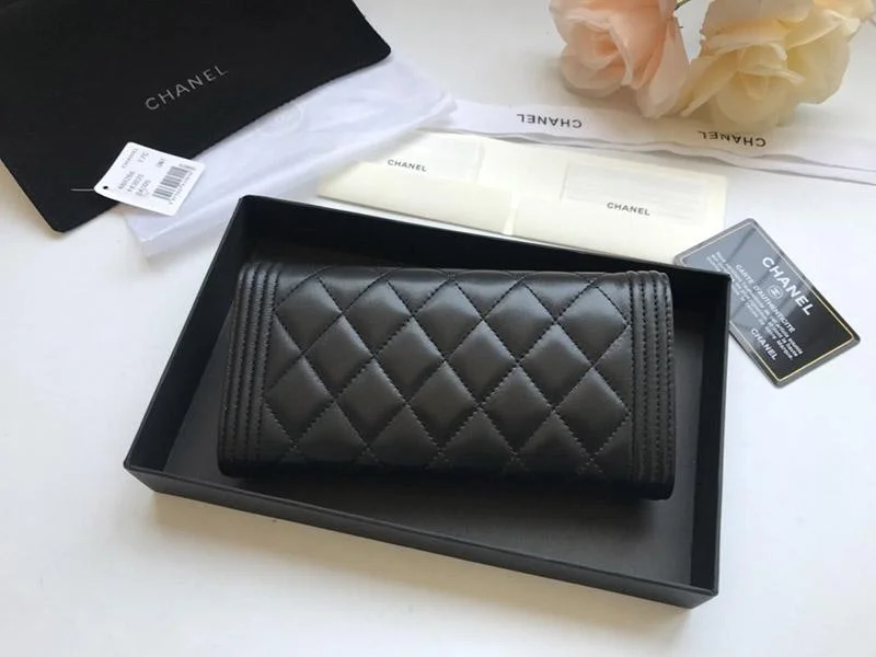 新色☆希少 シャネル 長財布 コピー ボーイ シャネル マトラッセ shk25482