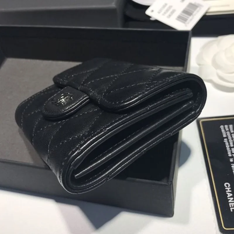 目を惹くカラーシャネル クラシック コインパース 偽物 財布 黒 shv05938