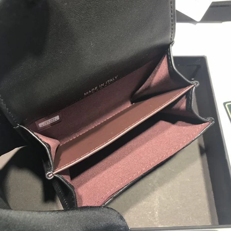 目を惹くカラーシャネル クラシック コインパース 偽物 財布 黒 shv05938