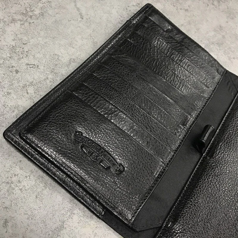 春もの新作 クロムハーツ 財布 偽物ウェーブ クロスボタン フラップ Kuq62041
