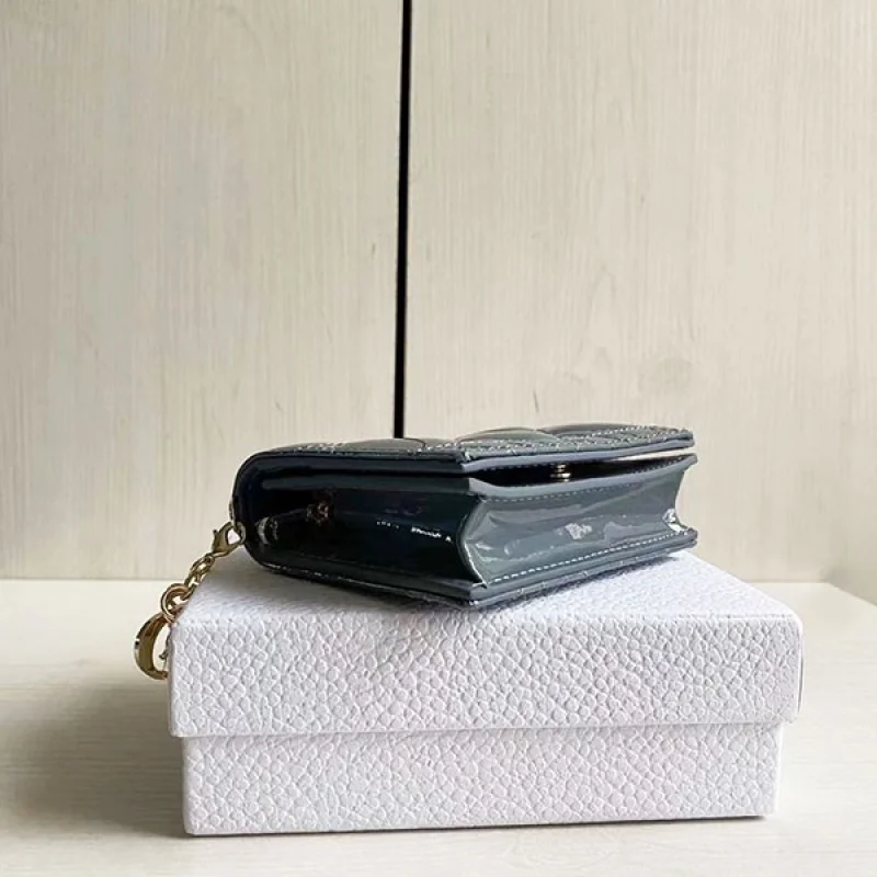 レディディオール コピーN級品 ミニウォレット パテントカーフスキン 2つ折り S0178OVRB_M41G