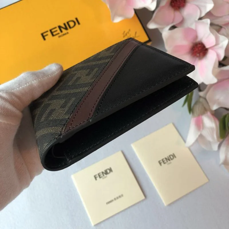 フェンディ コピー ブラウンファブリック 二つ折り財布 fee48867