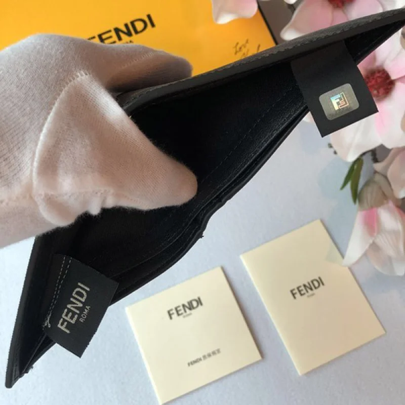 フェンディ コピー ブラウンファブリック 二つ折り財布 fee48867