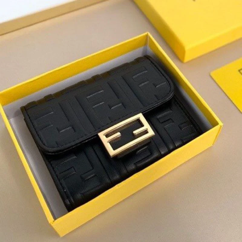 大人気！フェンディ 三つ折り財布 偽物 fee70358