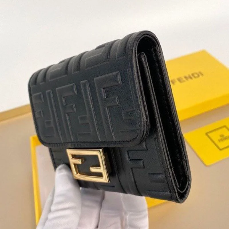 大人気！フェンディ 三つ折り財布 偽物 fee70358