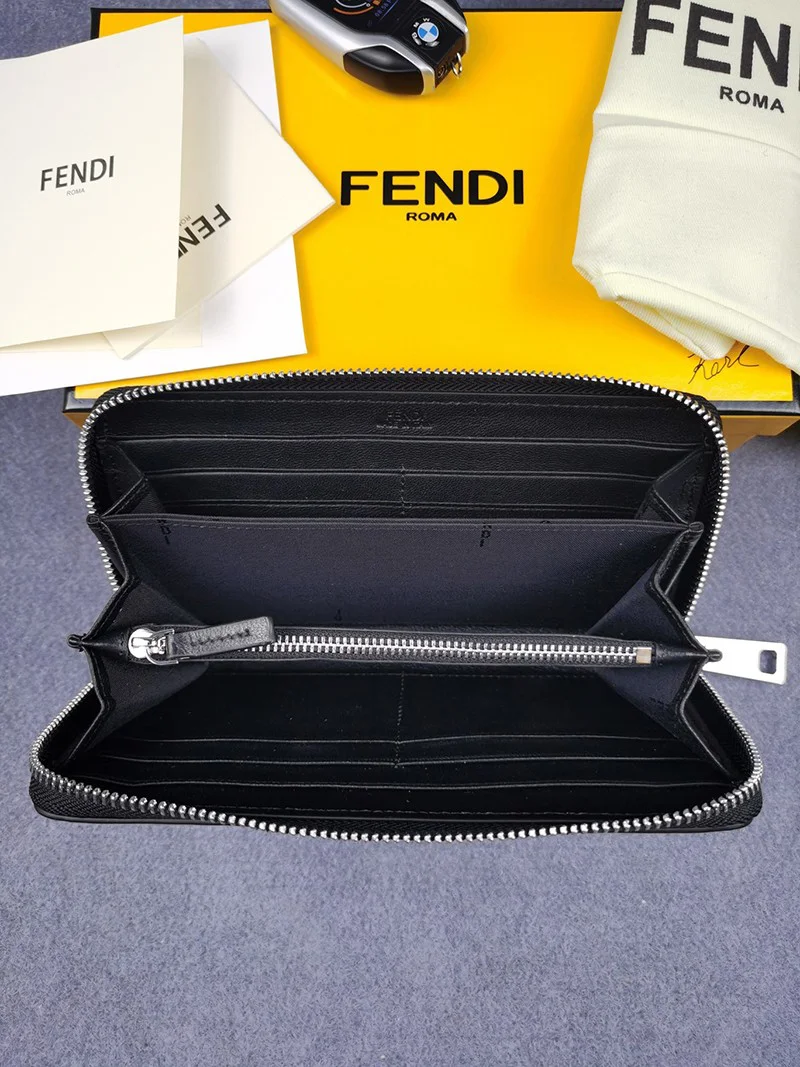 超希少！フェンディ 財布 コピー ラムレザー カスタマイズ ピーカブー ロゴ カード ジッパーウォレット feh04391