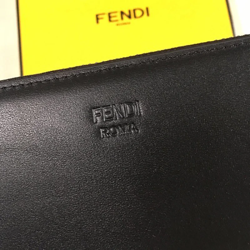ブランドフェンディ 偽物 ブラックレザー ジップウォレット 長財布 バッグ バグズ feh99103