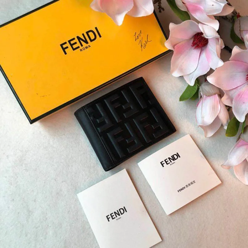 ★日本!!人気！フェンディ コピー ブラックレザー二つ折り財布 feo02506