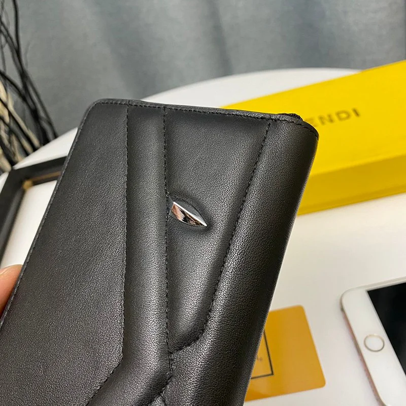 日本未入荷フェンディ ジップアラウンド 長財布 コピー ブラック バッグ バグズ ジッパーウォレット カスタマイズ fes72092