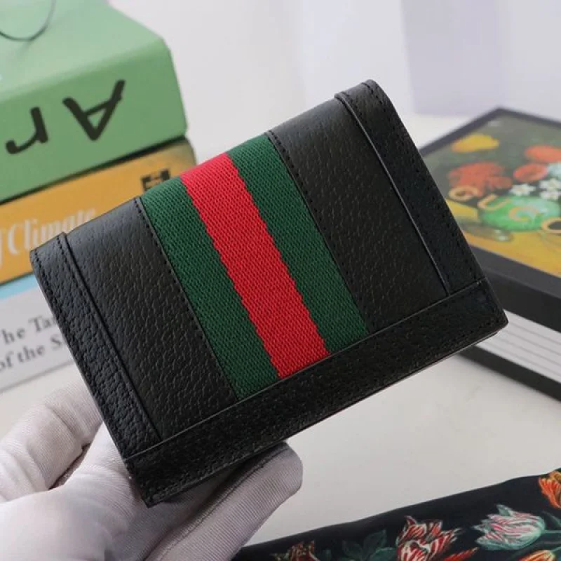 最新でオシャレグッチ 偽物 折りたたみスーパーコピー財布 2つ折り GGロゴ gua18154