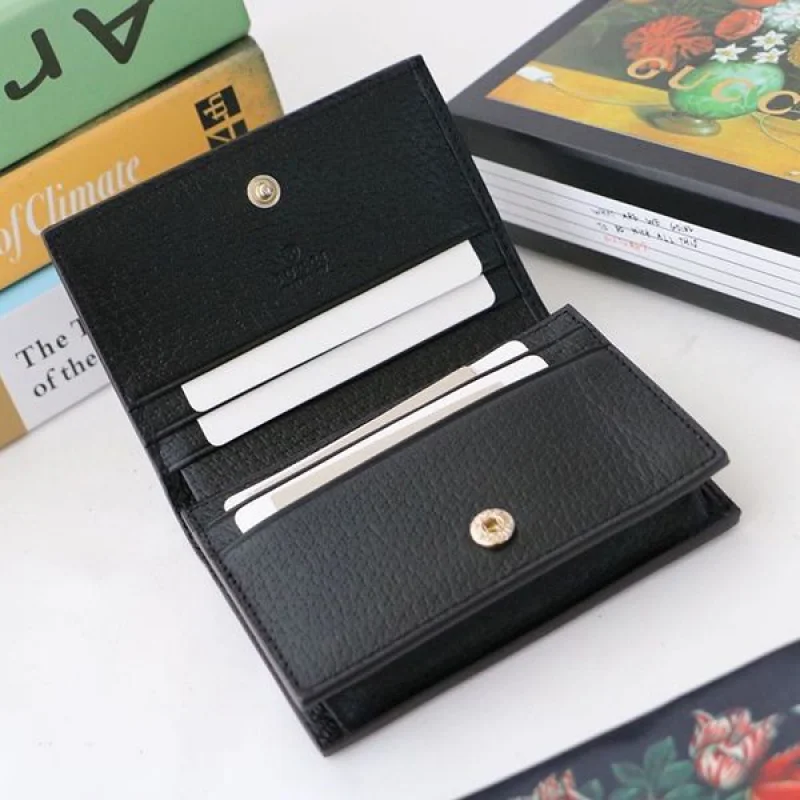 最新でオシャレグッチ 偽物 折りたたみスーパーコピー財布 2つ折り GGロゴ gua18154