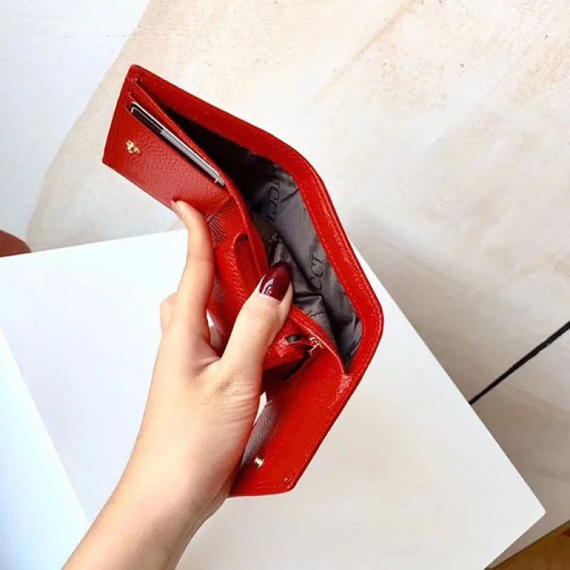 超話題!グッチ GGマーモント コピー レザー 三つ折り ウォレット gul40801