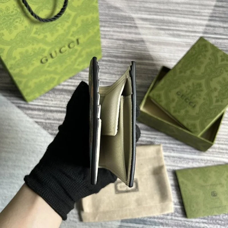 信用第一♪グッチ コピー GGスプリーム コンパクト ウォレット gux26885