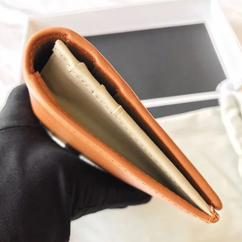 秋冬大セールロエベ ソフトグレインカーフ ロングホリゾンタルウォレット コピー loc13489