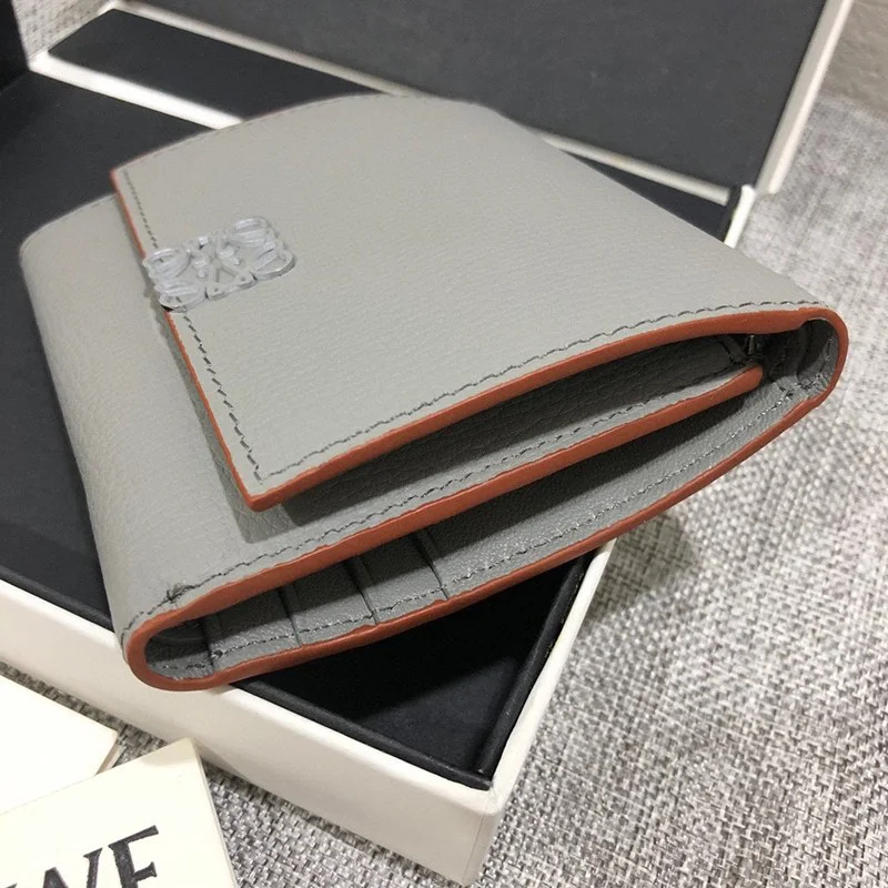 21-22AW【ロエベ ウォレット 偽物】 アナグラム トリフォルド 6 cc ウォレット loy75932