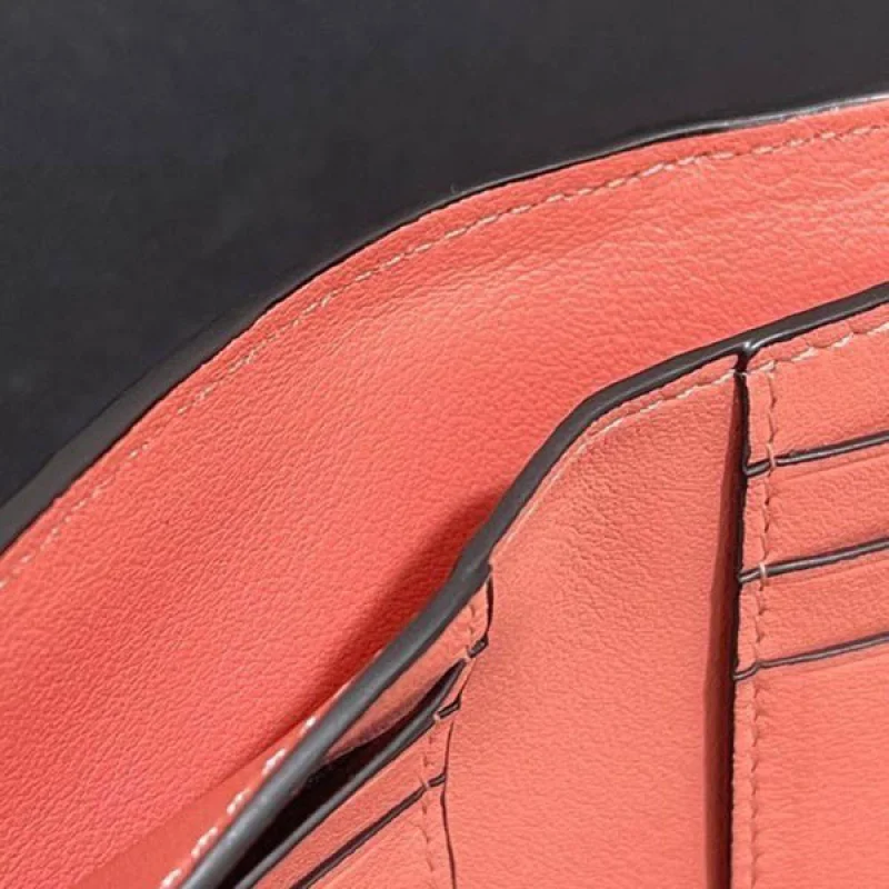 【ロエベ】新作スリムジップ二つ折り財布 コピー Slim Zip Bifold Wallet loe53059