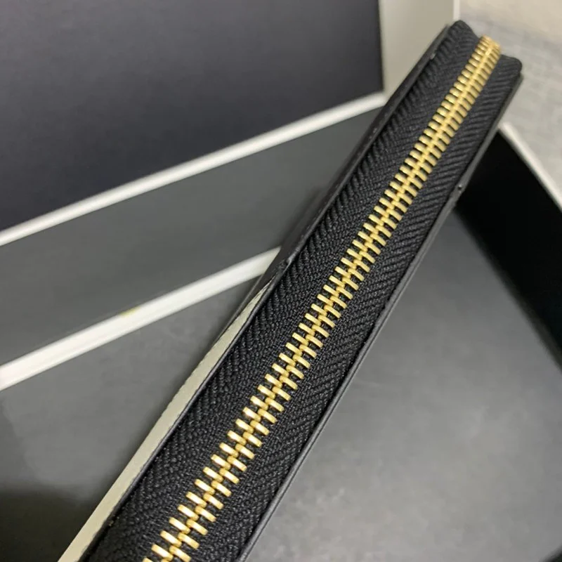 秋冬新作ロエベ 財布 パズル コピー ラウンドジップ ウォレット loz03042