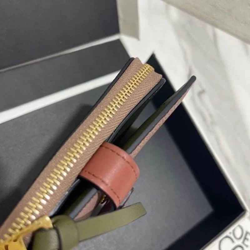 【ロエベ 偽物】新作スリムジップ二つ折り財布 Slim Zip Bifold Wallet lol49919