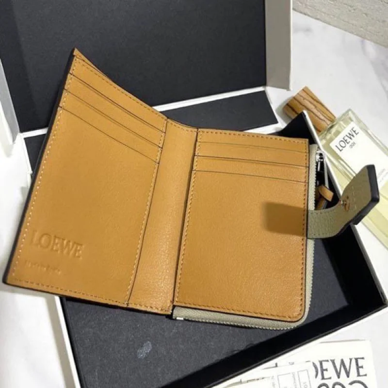【ロエベ】新作スリムジップ二つ折り財布 偽物 Slim Zip Bifold Wallet lom88620