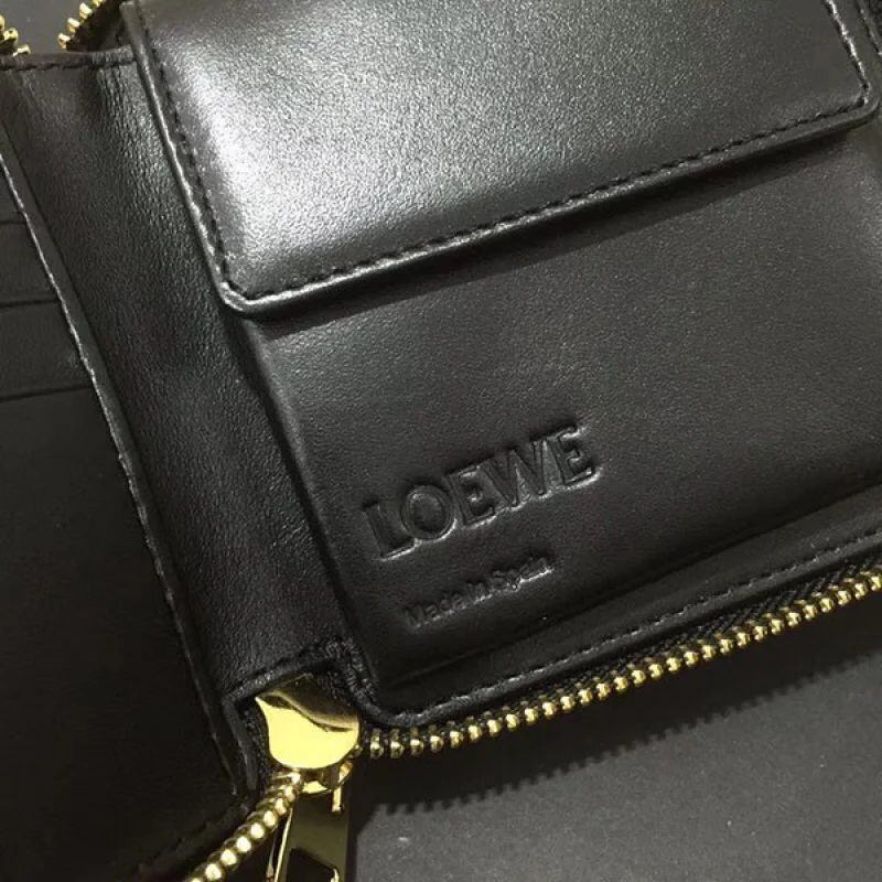 可愛い ロエベ◇パズル◇ラウンドジップ二つ折り財布 コピー lox74910