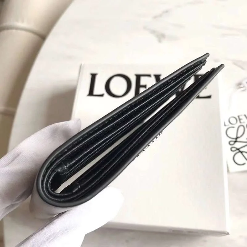 2022新作♪ロエベ 二折り財布 スーパーコピーN級品 lop73546