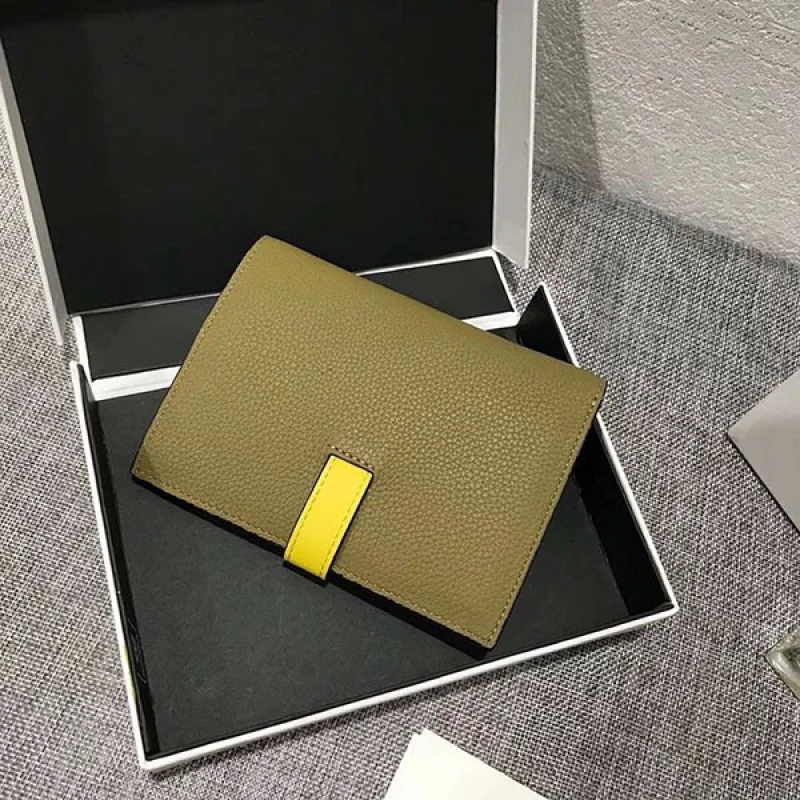 大人気!!新色【ロエベ】バーティカル ウォレット ミディアム コピー los98907
