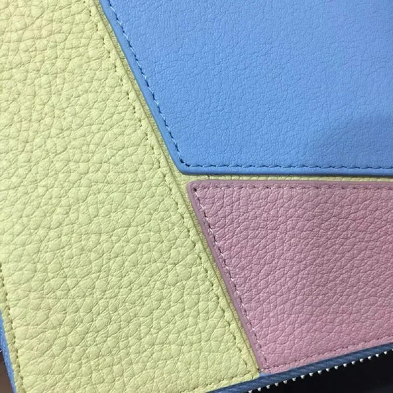 日本未入荷 ロエベ◇パズル◇ラウンドジップ二つ折り財布 コピー loy17840