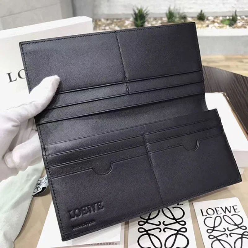 秋冬大セールロエベ ソフトグレインカーフ ロングホリゾンタルウォレット コピー loc13489