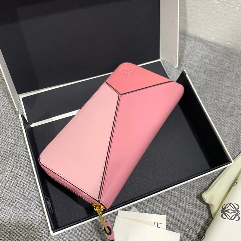 国内即発 ロエベ 財布 パズル 偽物 ラウンドジップ ウォレット lov96806