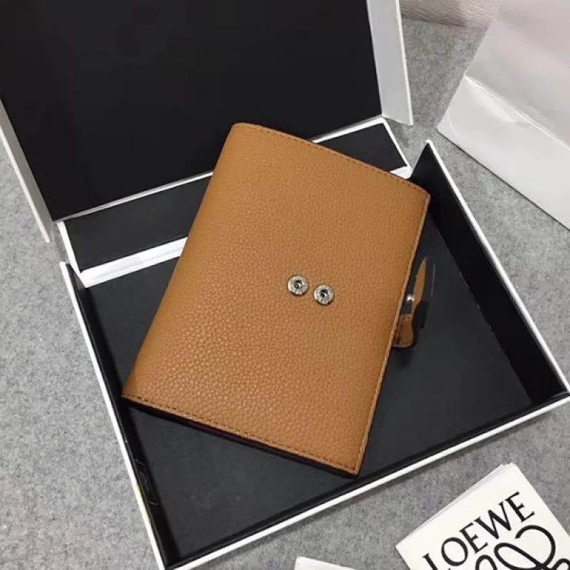 日本未入荷【ロエベ】バーティカル ウォレット ミディアム 偽物 low17528