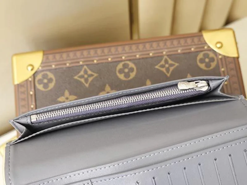 ルイヴィトン 財布 偽物 ウォレット・ヴェルティカル