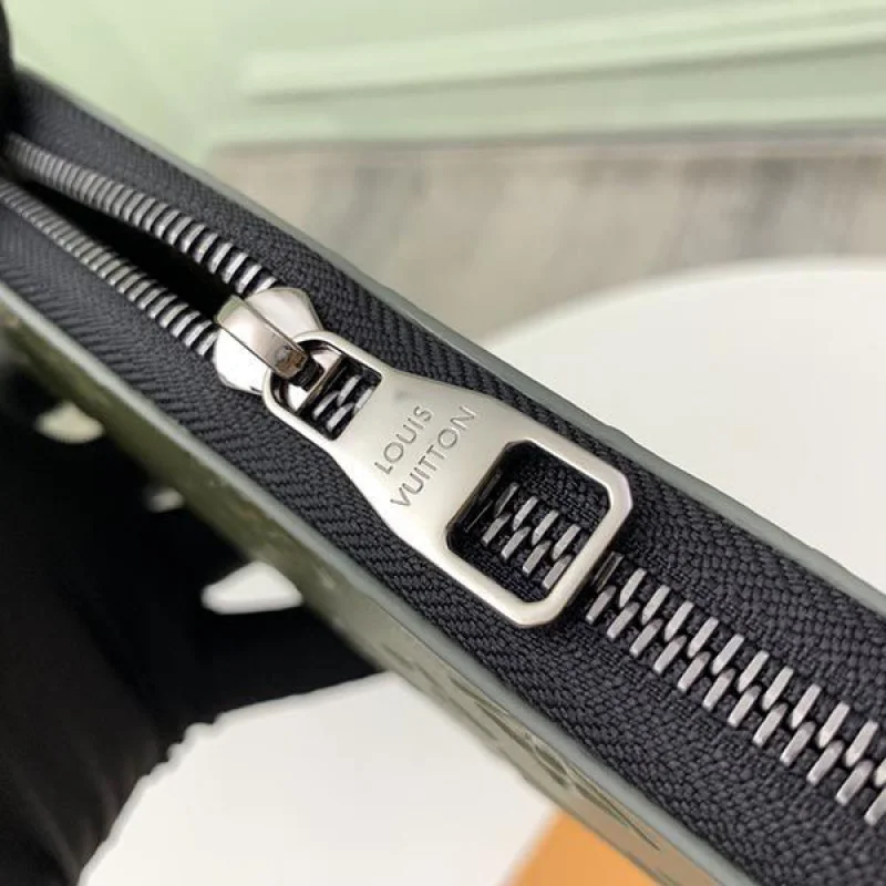 すぐ届く！ルイヴィトン ジッピーウォレット コピー ヴェルティカル LV20221