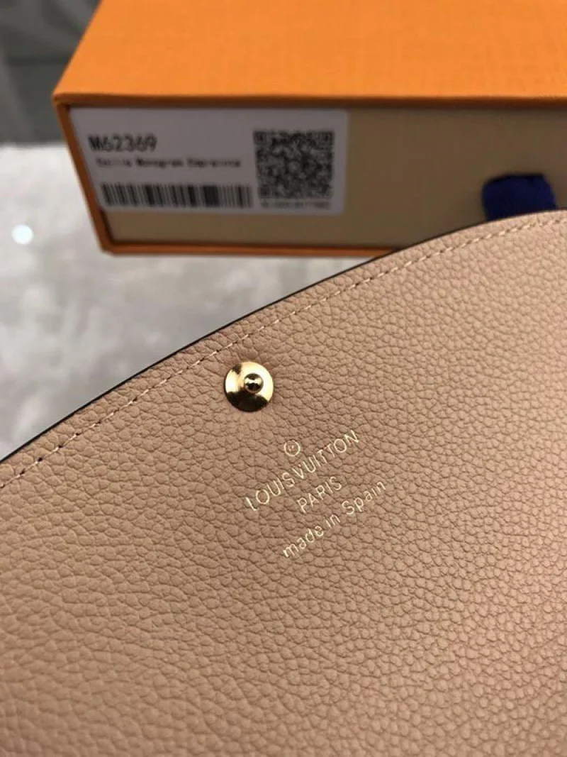 ルイヴィトン 財布 コピー 新作 モノグラム アンプラントウォレット LV20308
