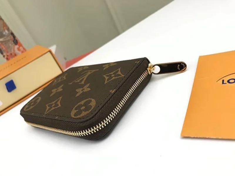 ルイヴィトン 財布 コピー モノグラム ジッピー コイン パース M60067