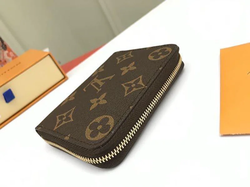 ルイヴィトン 財布 コピー モノグラム ジッピー コイン パース M60067