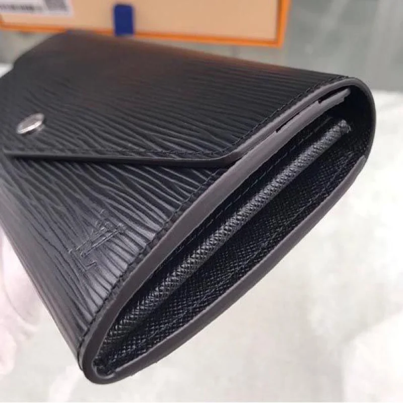 国内即発 ルイヴィトン 財布 偽物 ポルトフォイユ サラ ノワール M60582