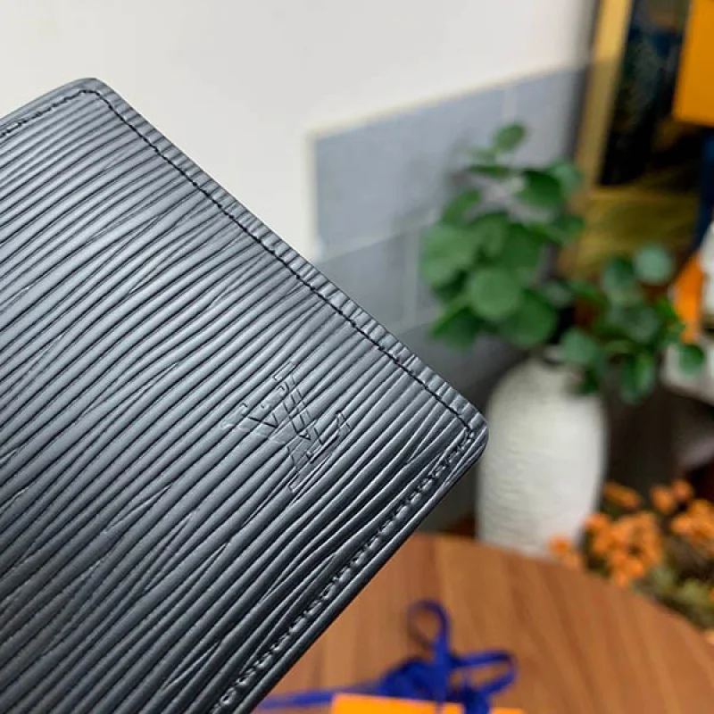 ルイヴィトン 二つ折り財布 スーパーコピー エピ M64002