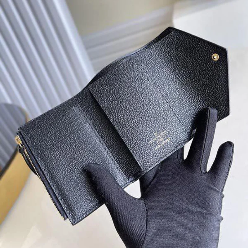 人気 ルイヴィトン 財布 偽物 ポルトフォイユ ヴィクトリーヌ ミニ財布 M64060
