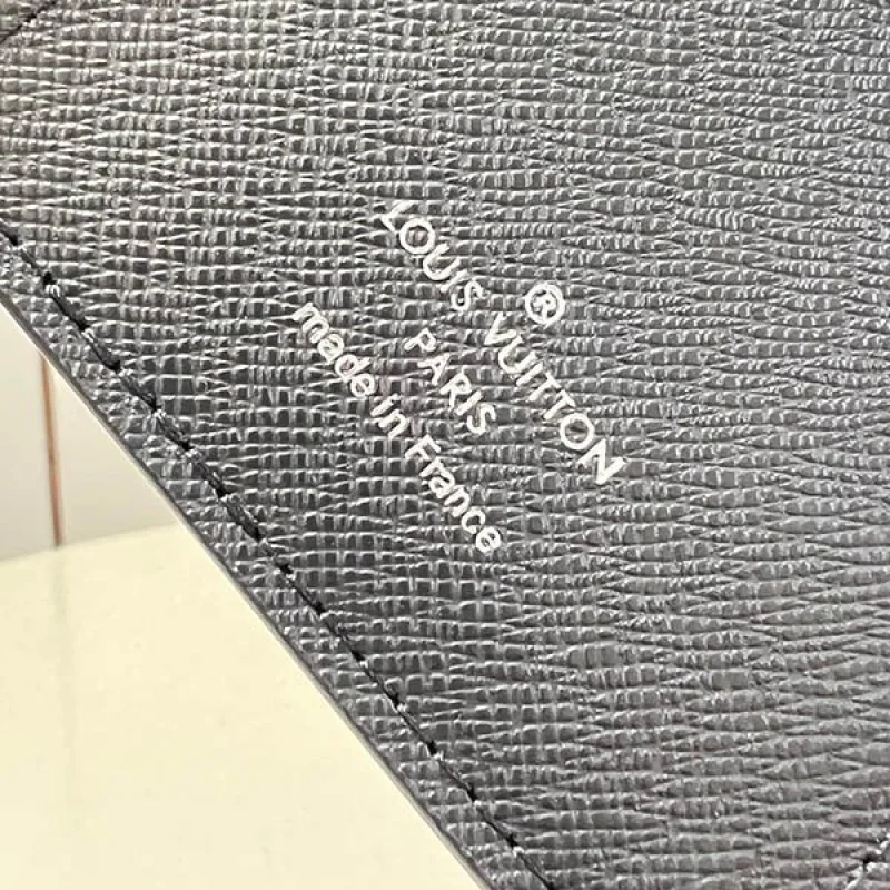 ルイヴィトン 偽物 ジラフ柄 モノグラム 長財布 M66025