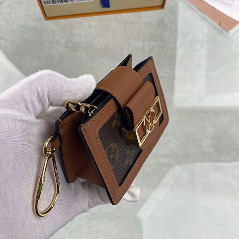 ルイヴィトン 財布 偽物 モノグラム ドーフィーヌ ミュルティカルト M68751