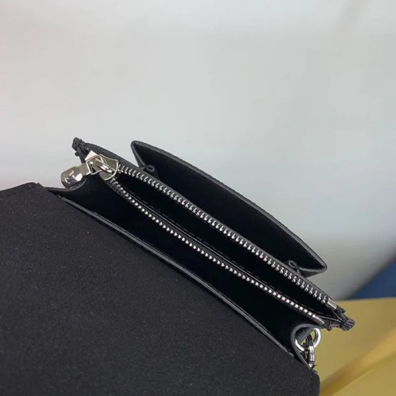 ルイヴィトン 財布 コピー ポシェット マイロックミー MINI ショルダーバッグ チェーン M69183