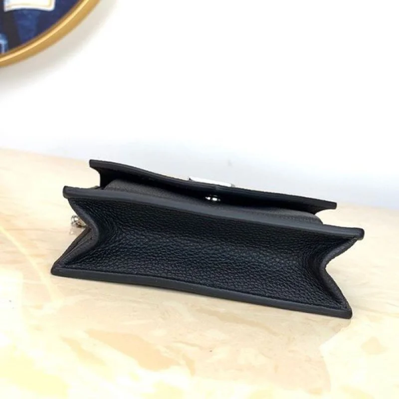 ルイヴィトン 財布 コピー ポシェット マイロックミー MINI ショルダーバッグ チェーン M69183