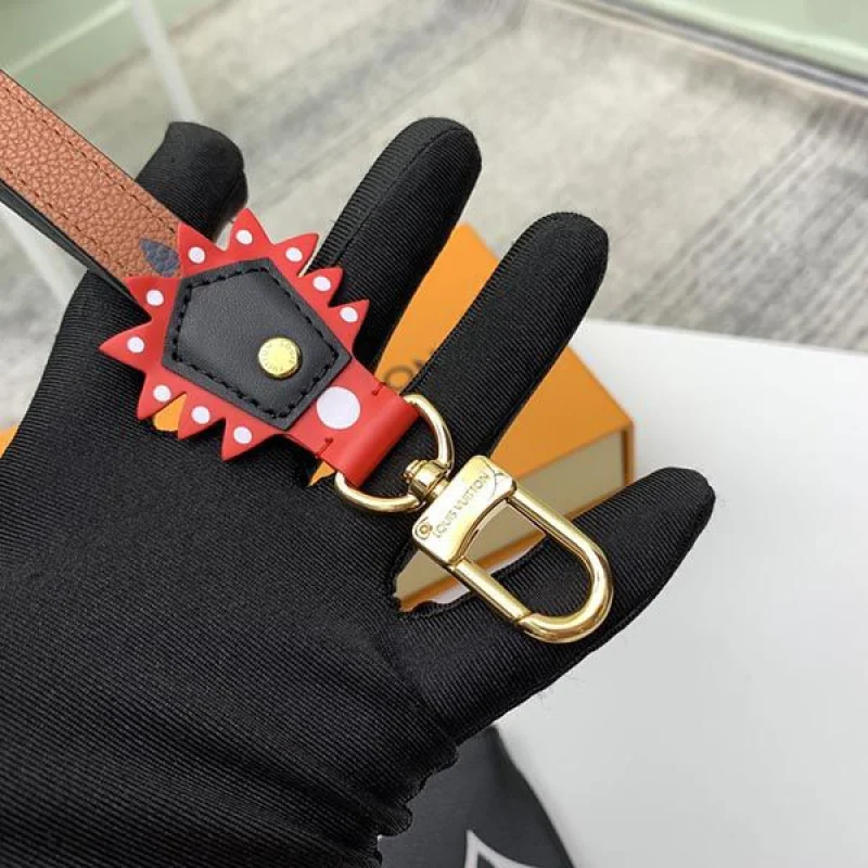 ルイヴィトン 財布 偽物 ポシェット トリオ クラフティ モノグラム M69516