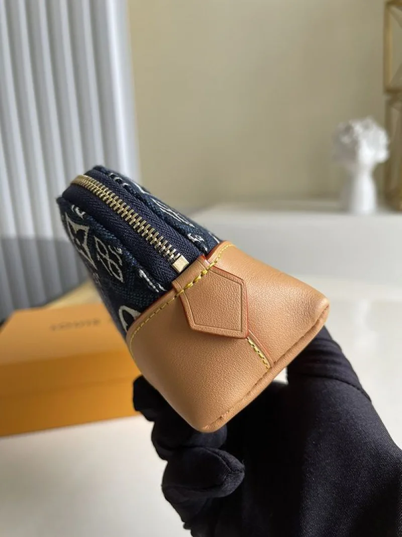 【日本未発売】ルイヴィトン 財布 コピー 希少 Since1854 ポシェットコスメティック ポーチ M80076