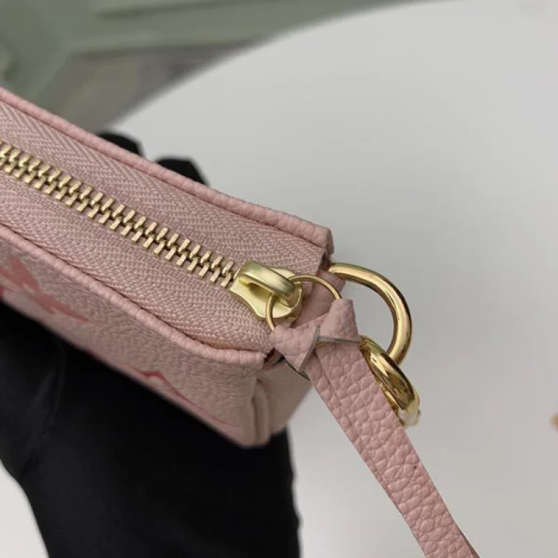 ルイヴィトン バック 偽物 ミニポシェット アクセソワール M80501