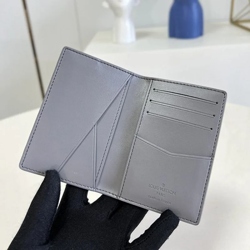 ルイヴィトン 財布 コピー ポルトフォイユ ブラザ モノグラム 二つ折り 全サイズ M81335
