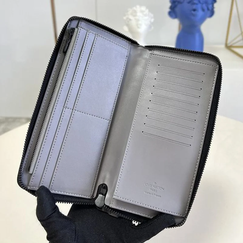 ルイヴィトン 財布 コピー ポルトフォイユ ブラザ モノグラム 二つ折り 全サイズ M81335