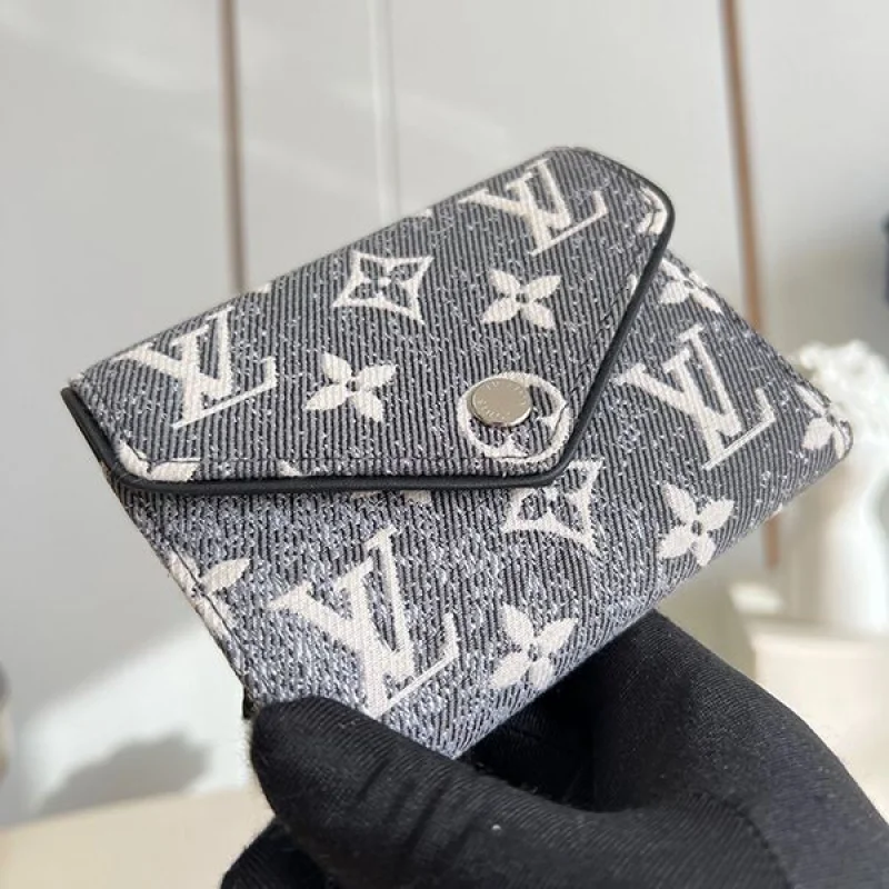 セール新作ルイヴィトン ポルトフォイユ・ヴィクトリーヌ 財布 コピー M81859