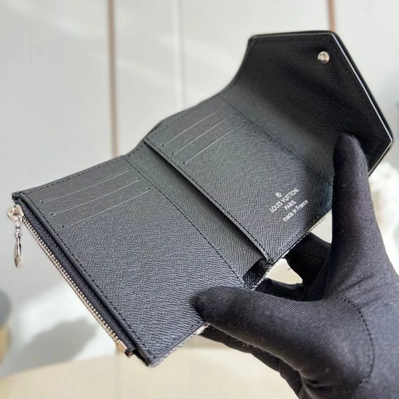 セール新作ルイヴィトン ポルトフォイユ・ヴィクトリーヌ 財布 コピー M81859
