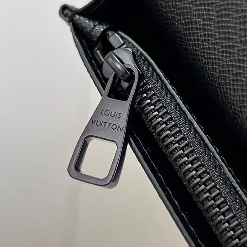 ルイヴィトンx草間彌生コラボ モノグラム ブラザ 長財布 コピー M81932